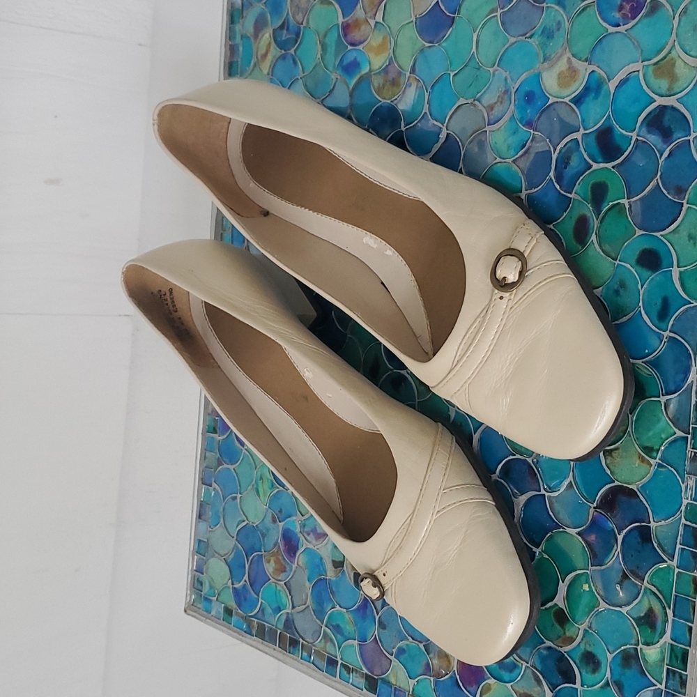 Easy Spirit flats